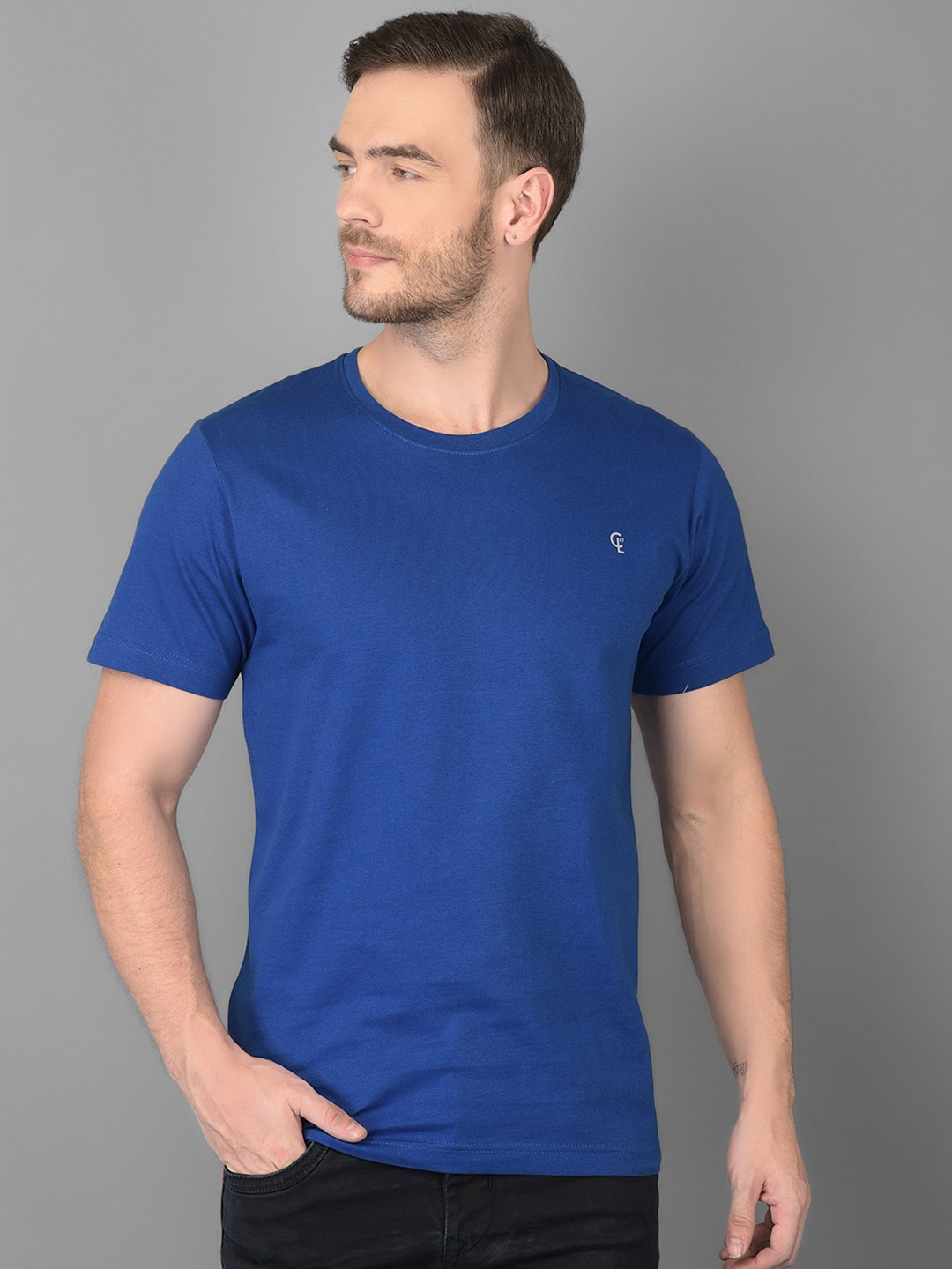 

Canary London Men Blue Solid Slim Fit T-shirt