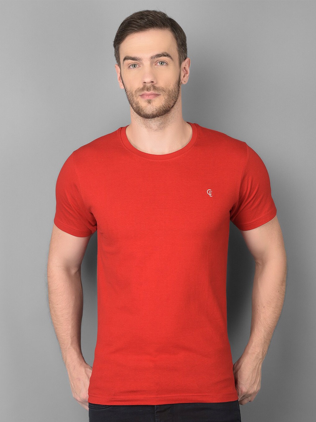 

Canary London Men Red Solid Slim Fit T-shirt