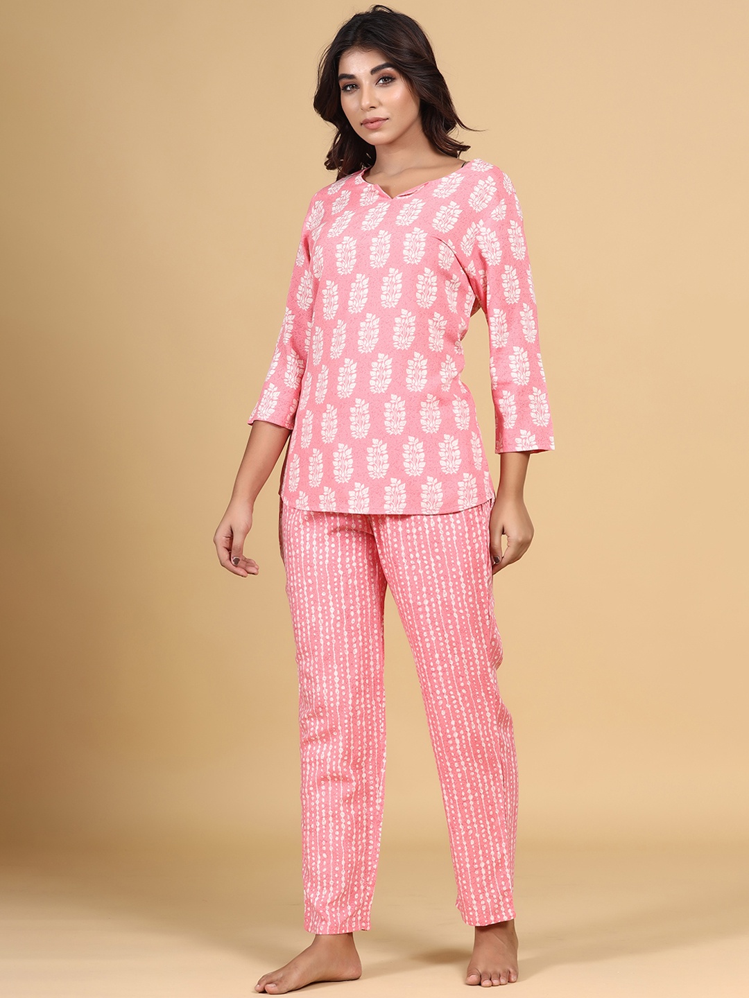 

mirari Women Peach-Coloured Printed Night suit