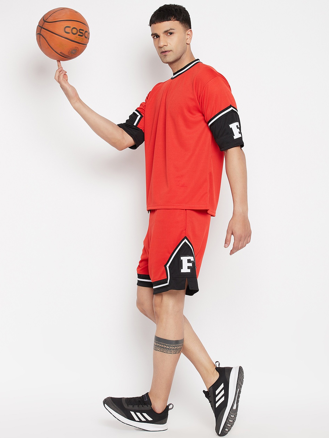 

FUGAZEE Men Coral Red & Black Colourblocked Mesh Basketball T-shirt with Shorts