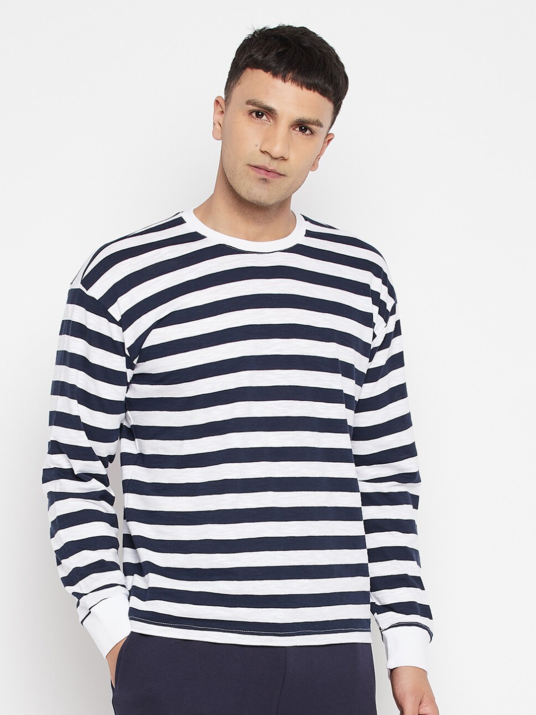 

FUGAZEE Men White & Navy Blue Striped Loose T-shirt