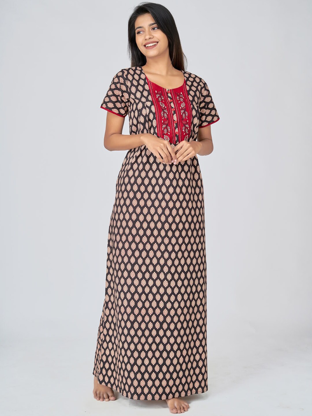 

Maybell Women Black Nightdress