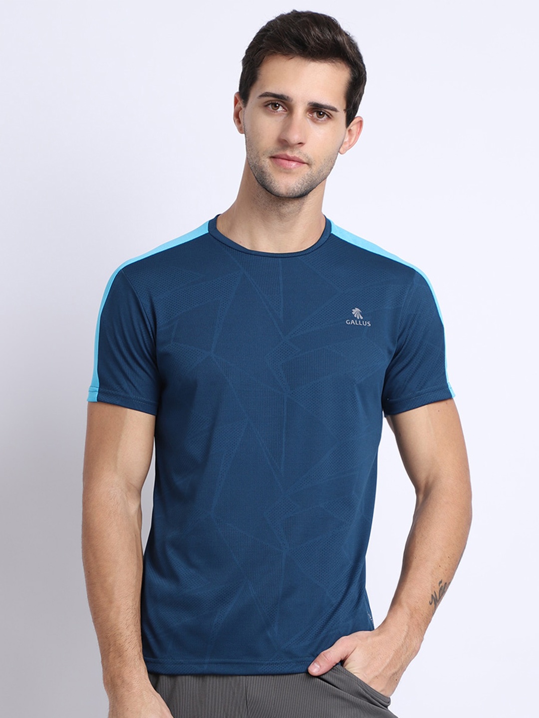 

Gallus Men Navy Blue Solid Dri-FIT T-shirt