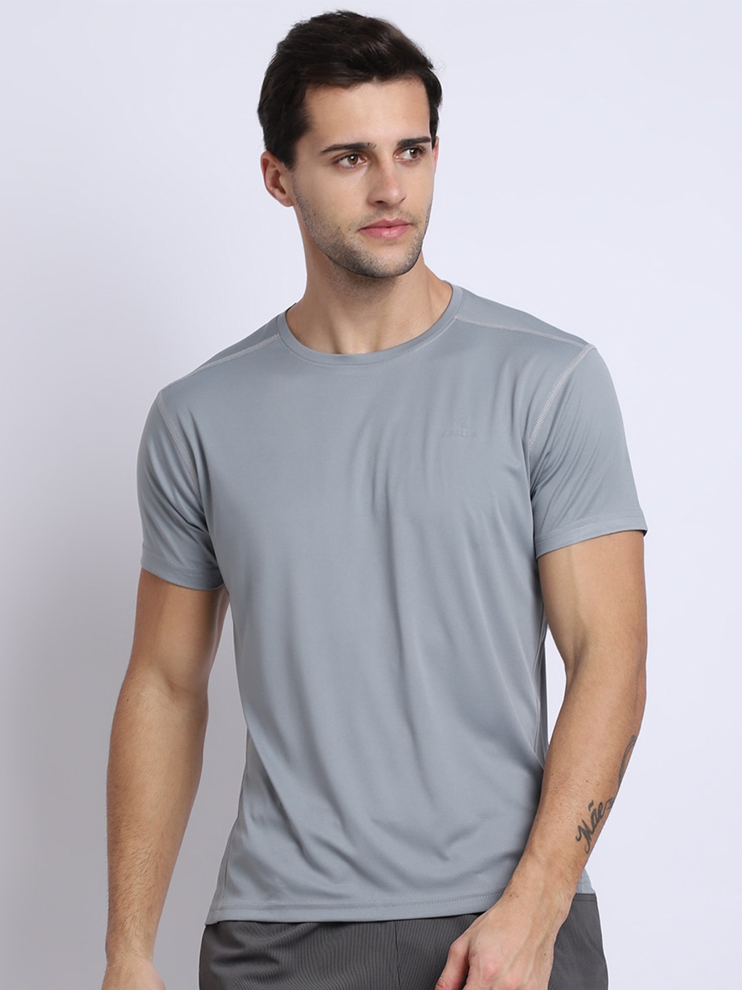 

Gallus Men Grey Solid Dri-FIT T-shirt
