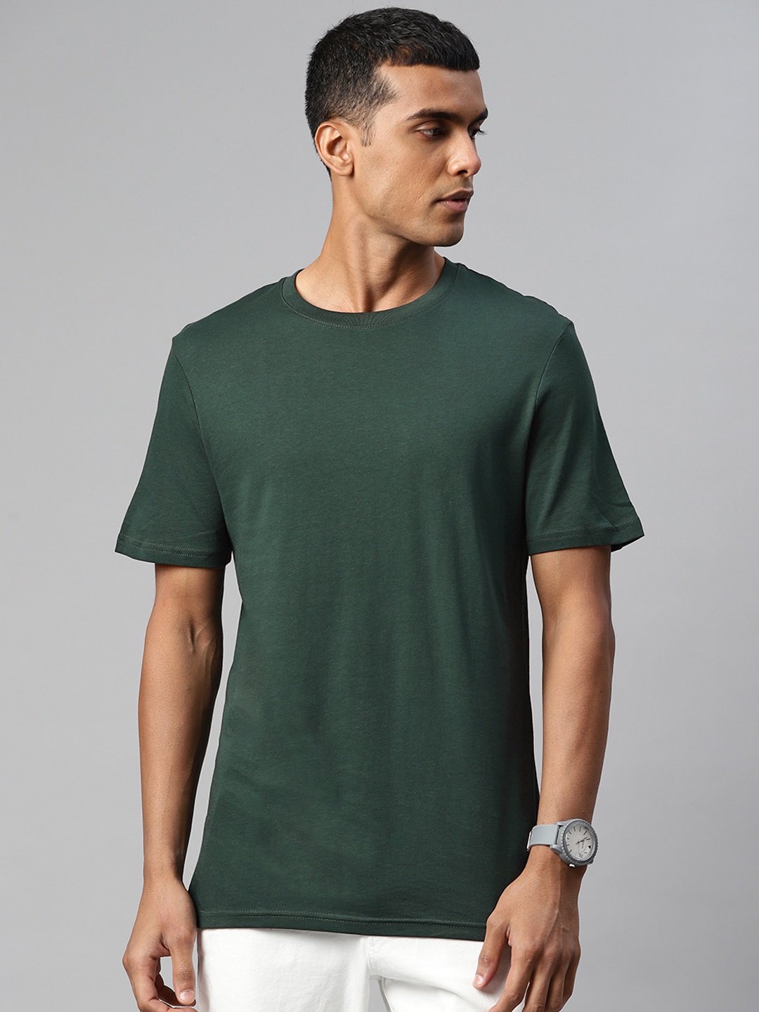 

Marks & Spencer Men Green Solid Slim Fit Pure Cotton Slim Fit T-shirt