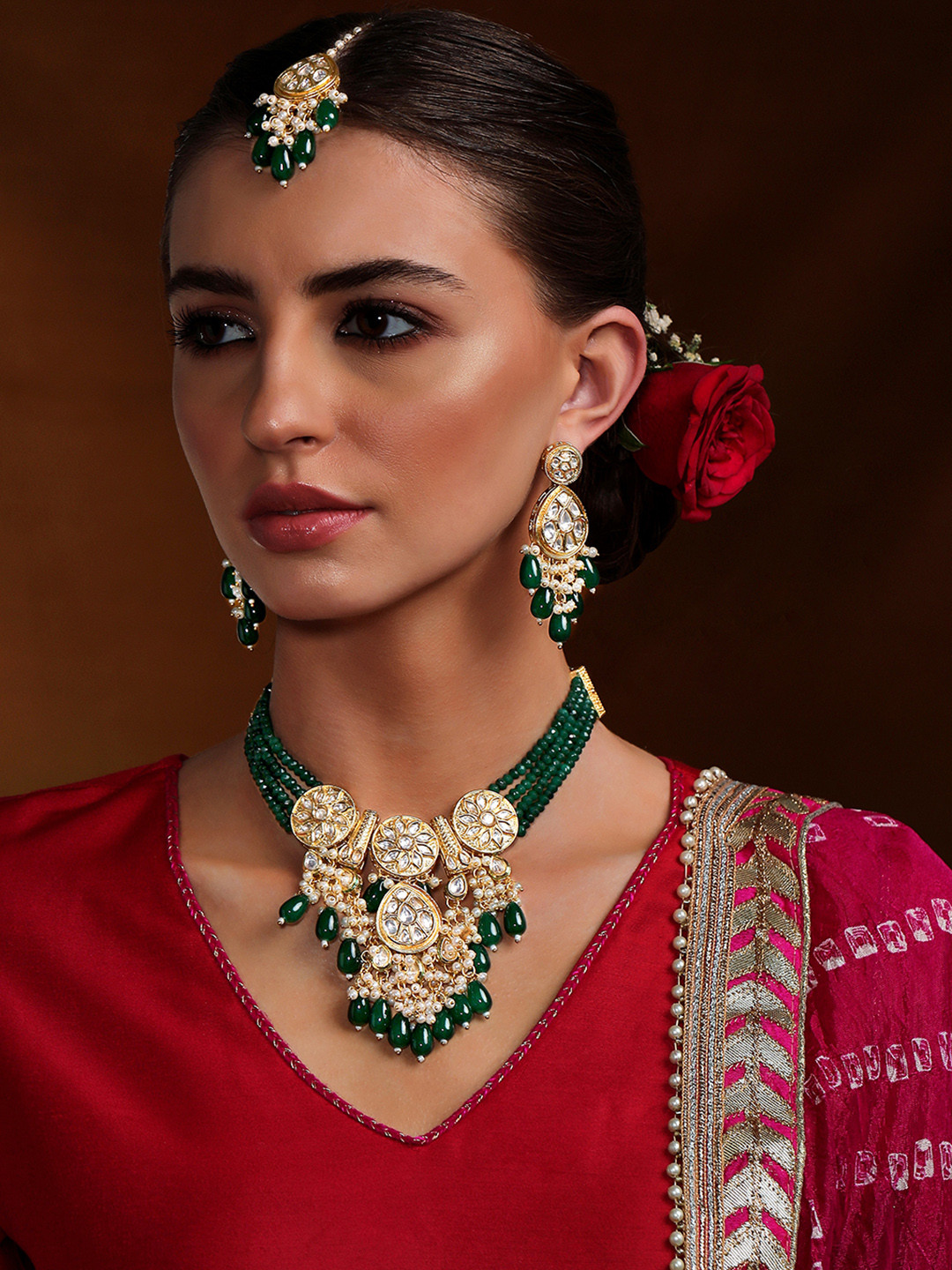 

Rubans Gold-Plated Green & White Kundan-Studded & Beaded Jewellery Set