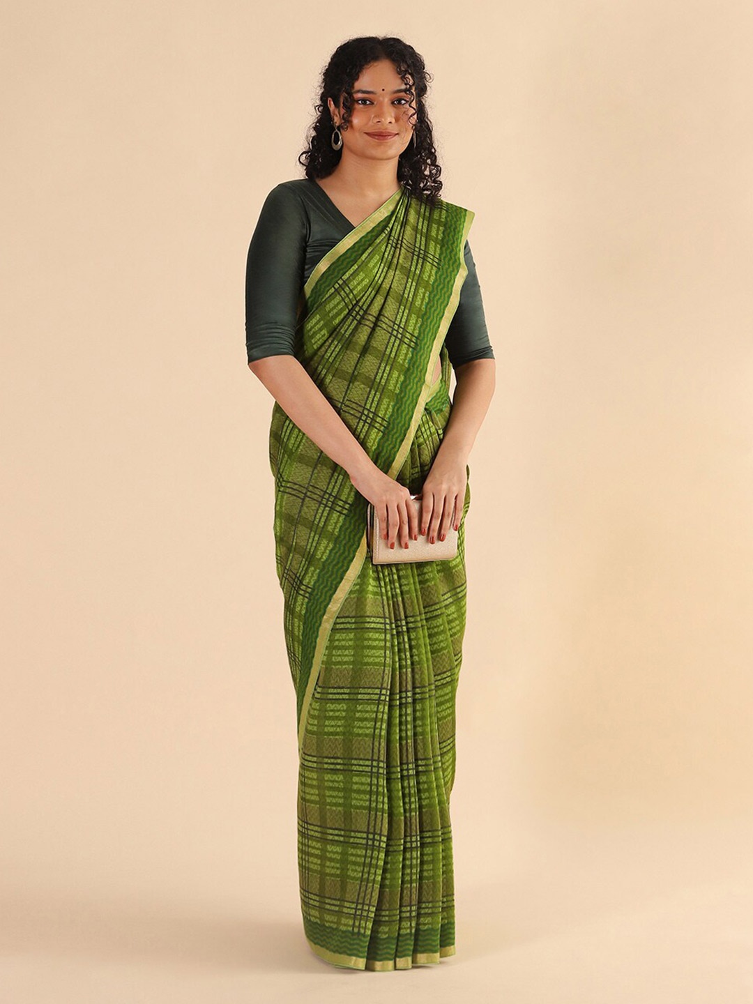 

Taneira Green & Gold-Toned Checked Pure Silk Tussar Saree