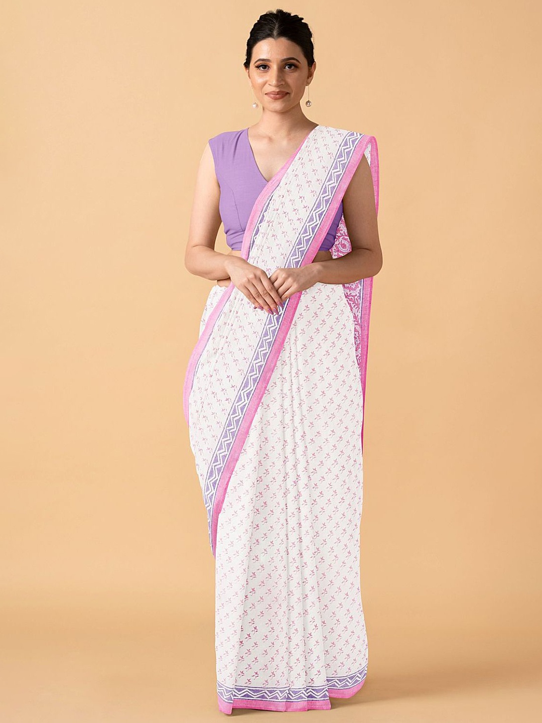 

Taneira Magenta & White Floral Pure Cotton Block Print Saree