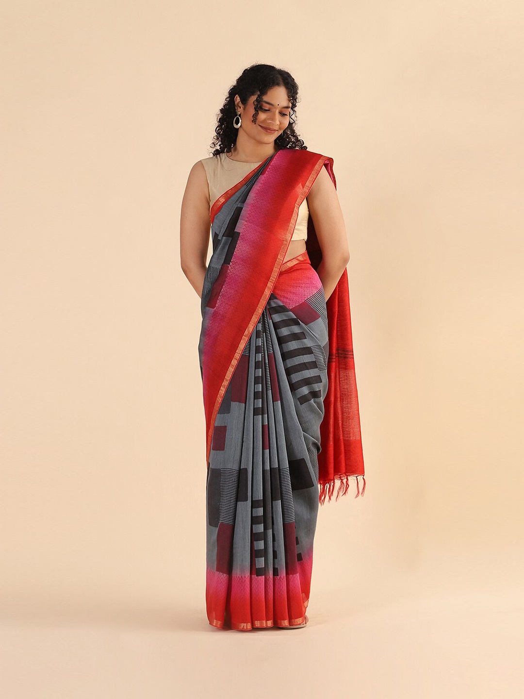 

Taneira Beige & Red Printed Pure Silk Tussar Saree