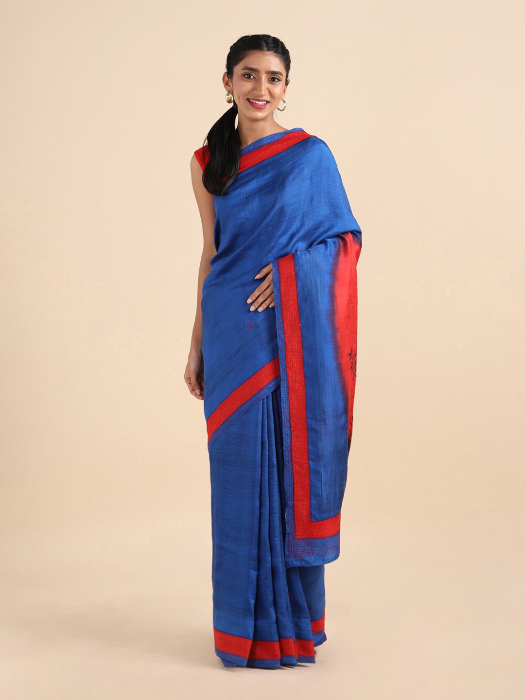 

Taneira Blue & Red Floral Kantha Work Pure Silk Saree