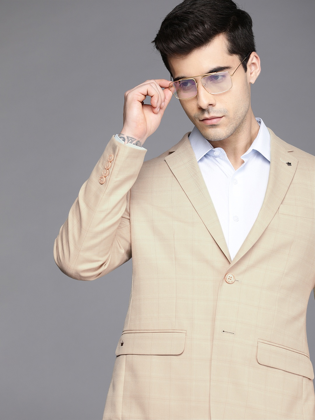 

Louis Philippe Men Beige Checked Single-Breasted Slim-Fit Formal Blazer
