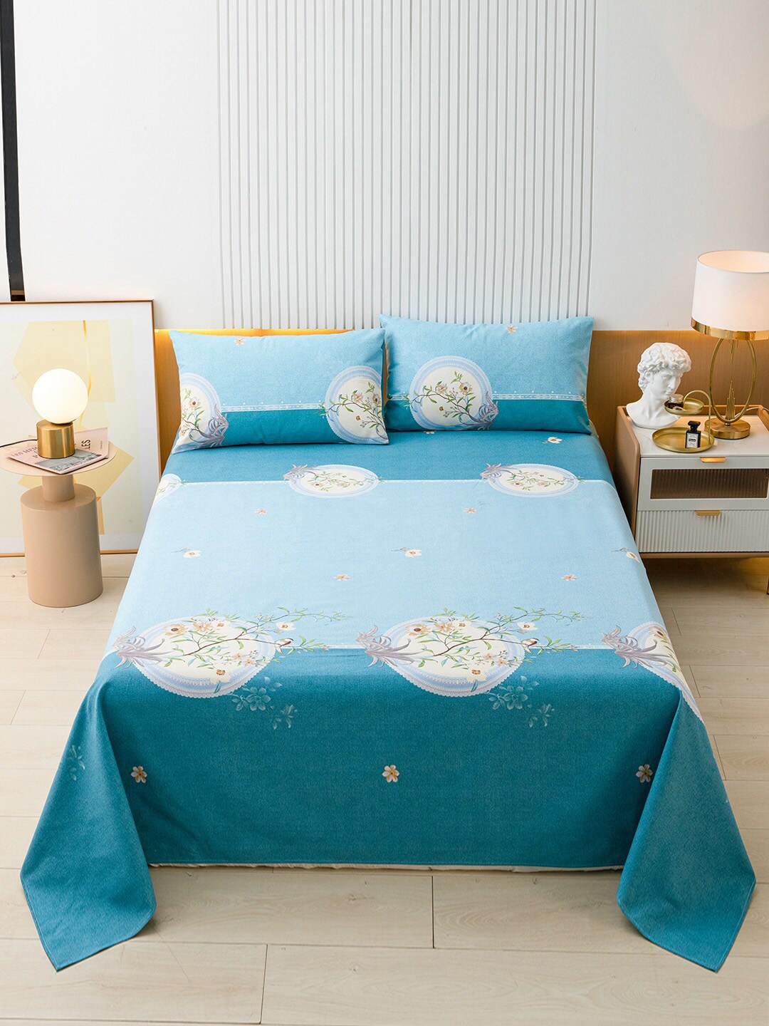 

JC HOME Blue White 144 TC Printed King Cotton Bedsheet