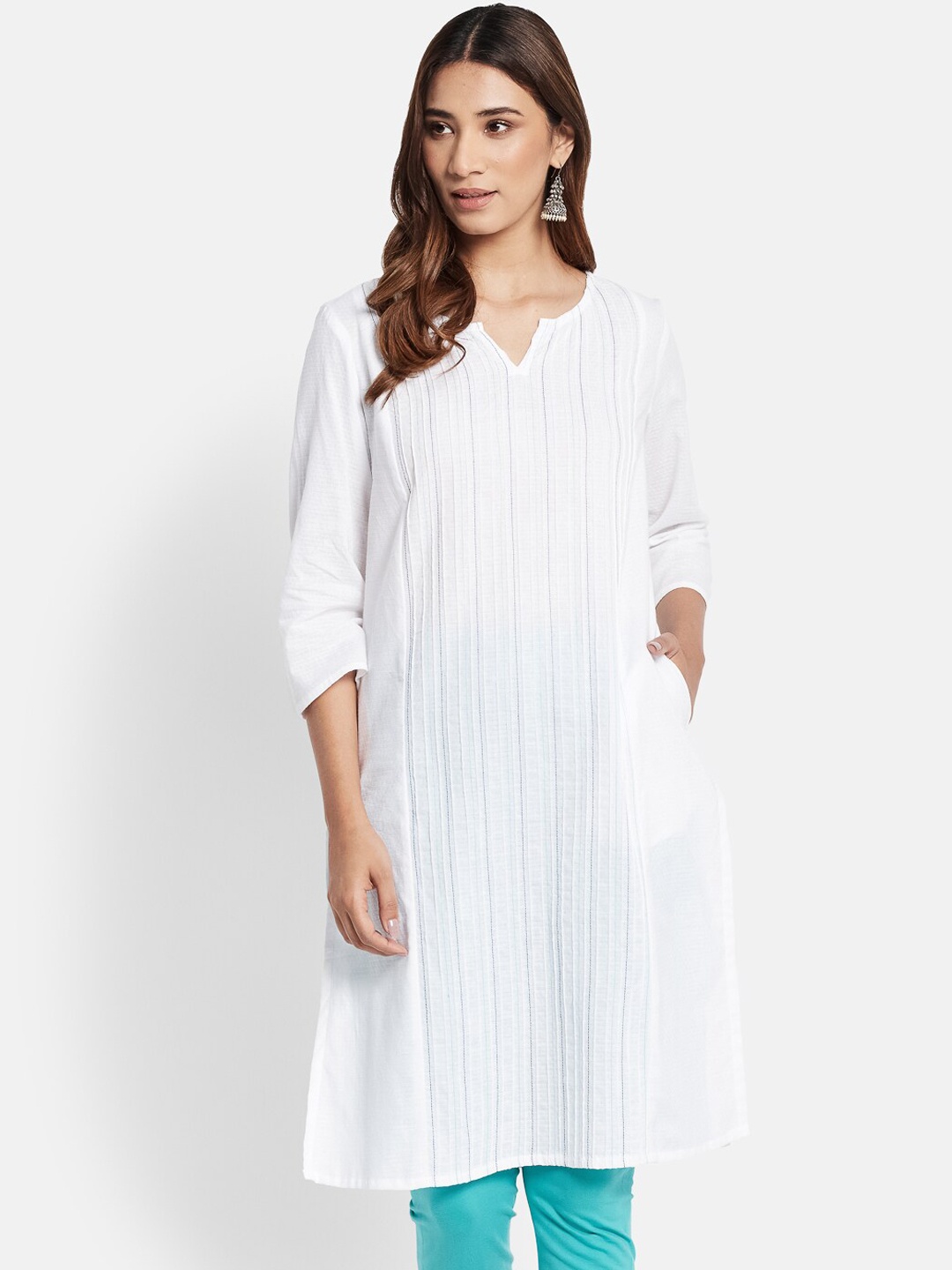

Fabindia Women White Embroidered Keyhole Neck Thread Work Kurta