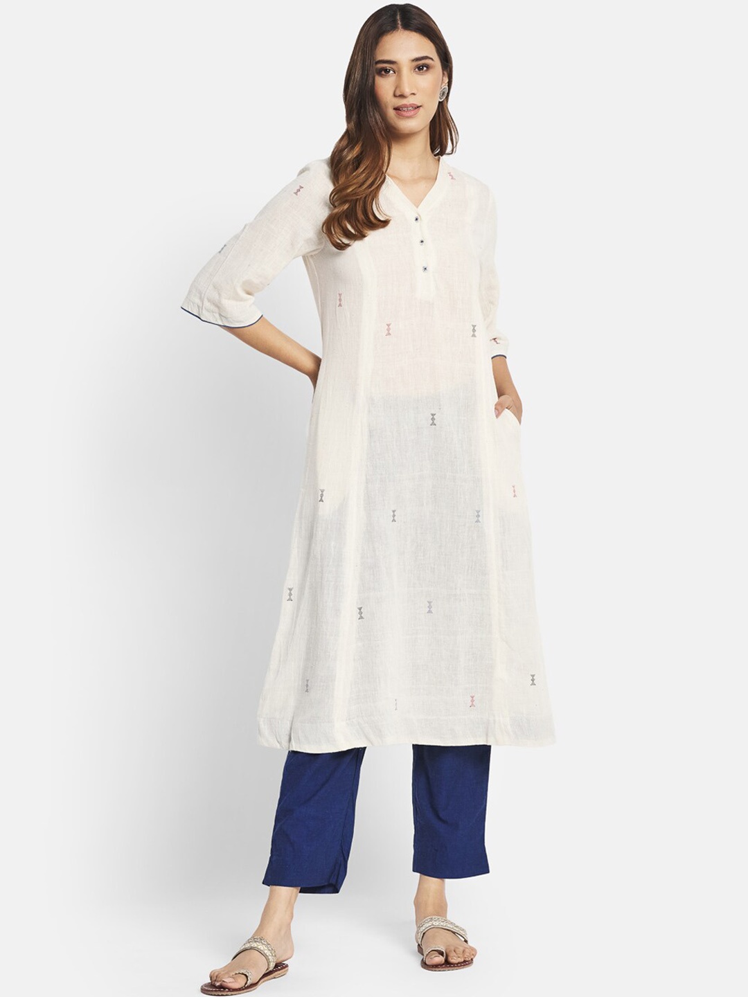 

Fabindia Women Off White Cotton Woven Kurta