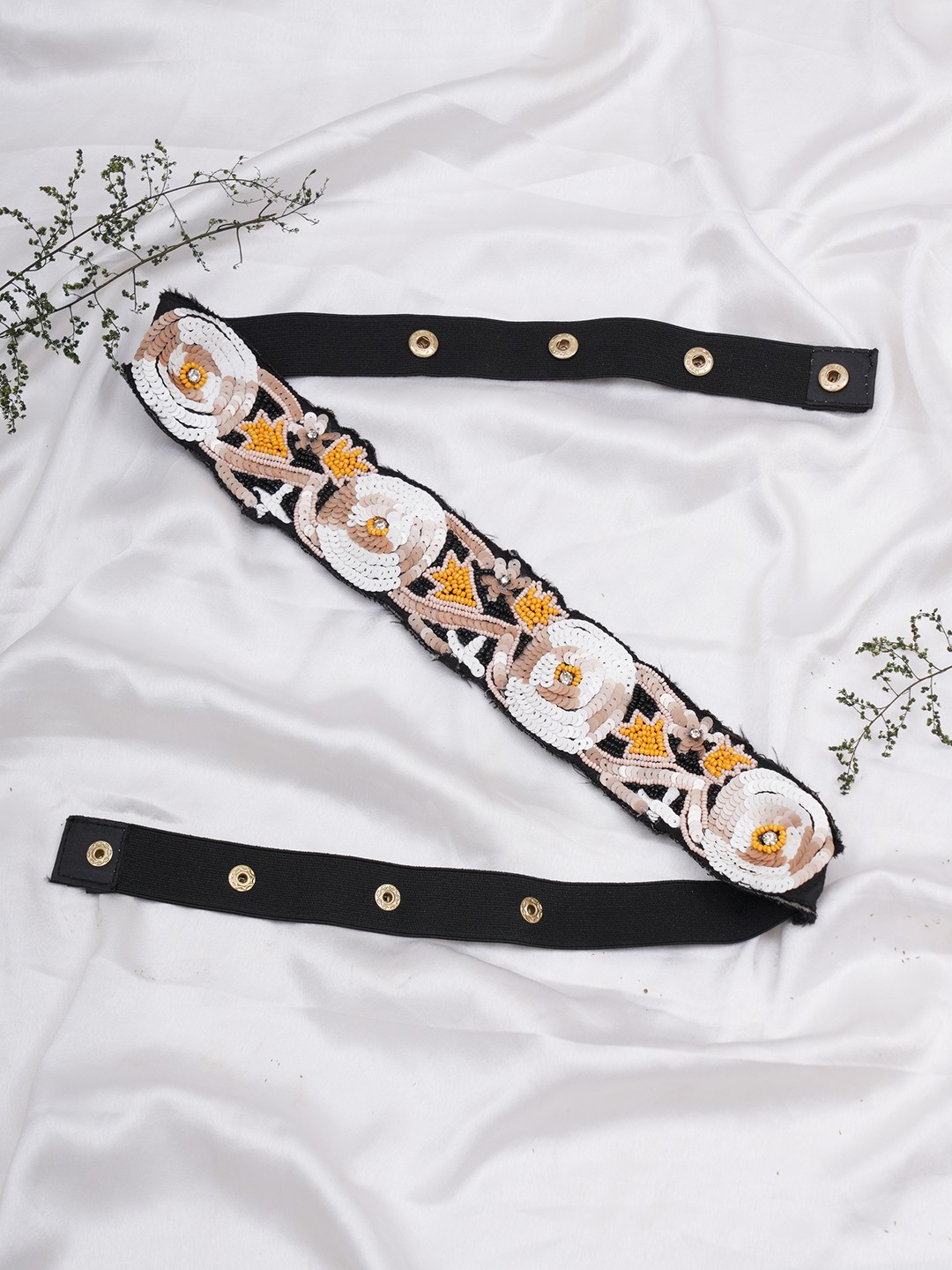 

FABBHUE Women White Embellished Belt