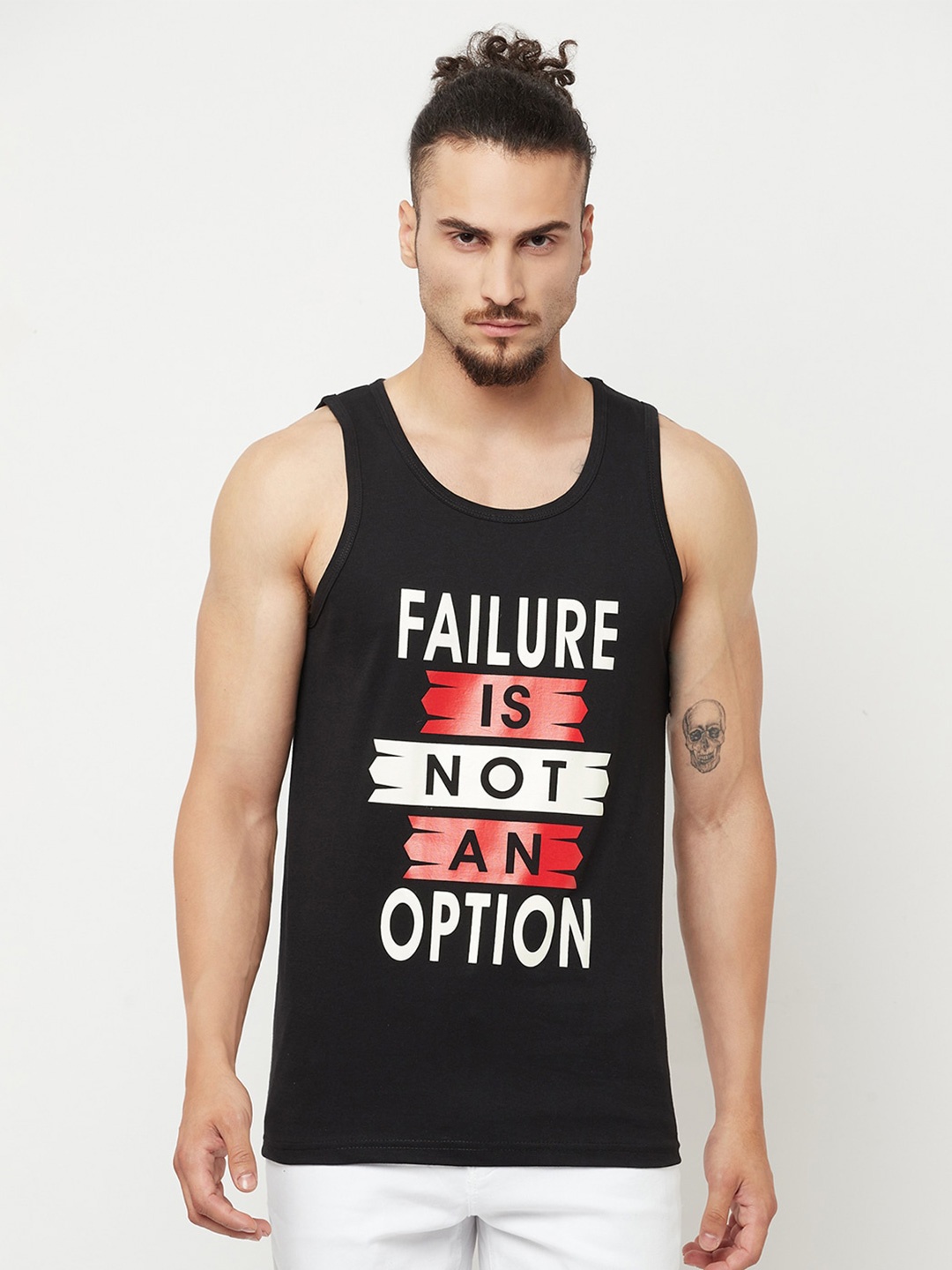 

KAY DEE Men Black Typography Printed T-shirt