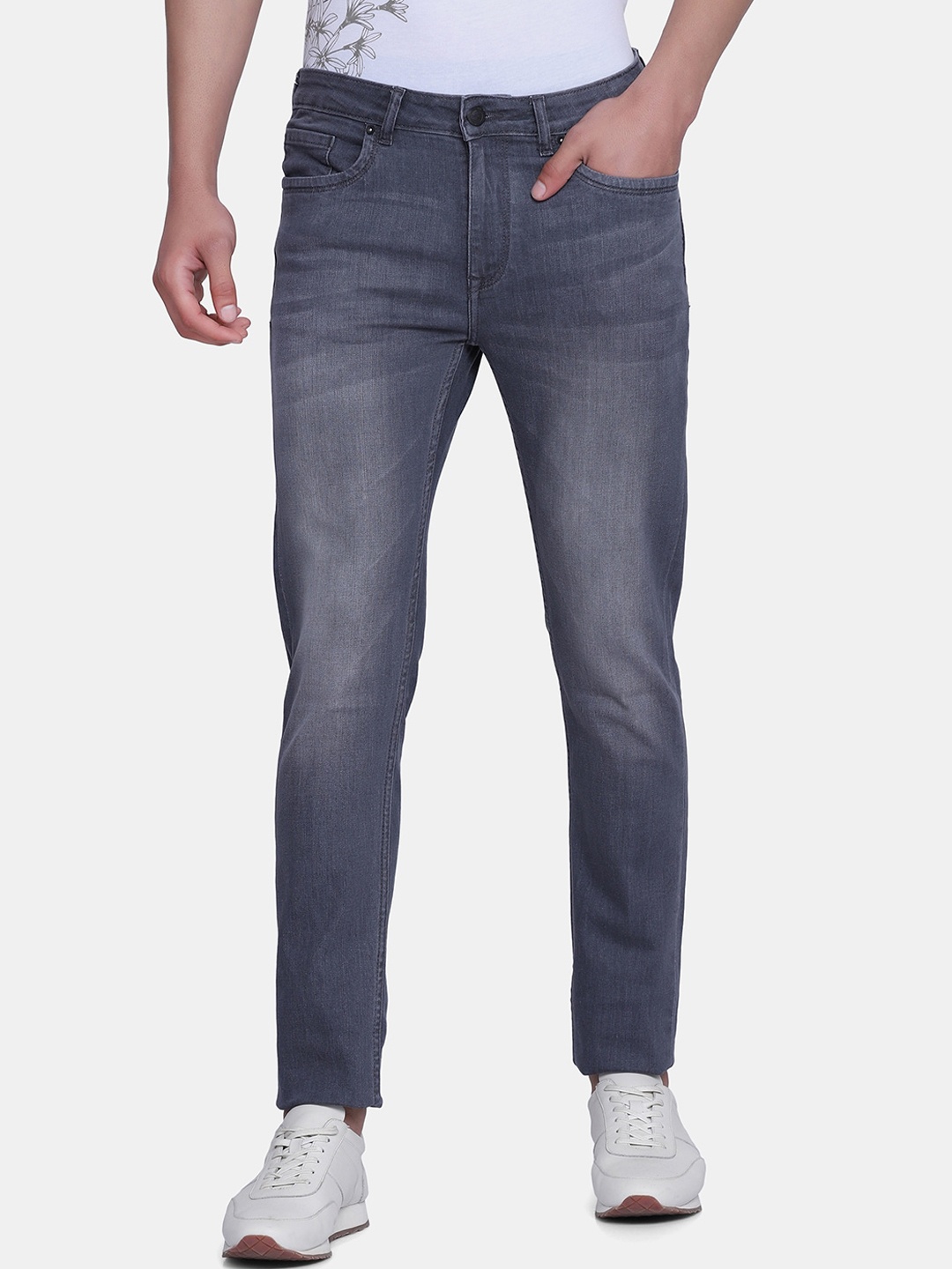 

Blackberrys Men Grey Yonk Skinny Fit Low-Rise Light Fade Jeans
