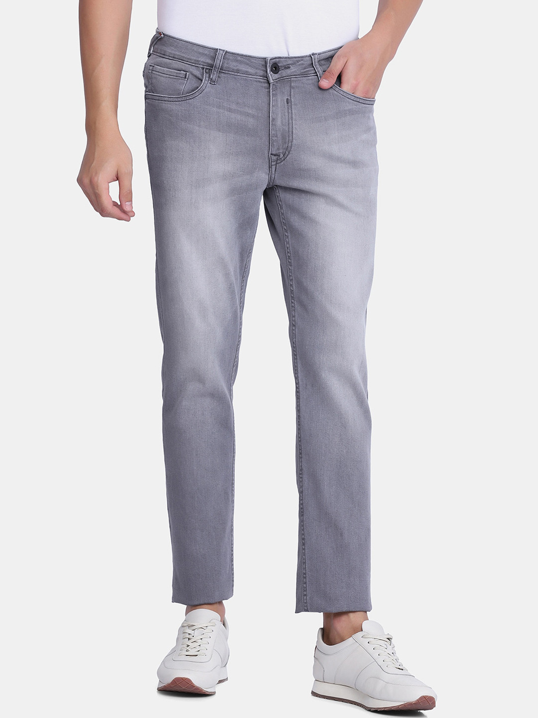 

Blackberrys Men Grey Buff Slim Fit Low-Rise Heavy Fade Jeans