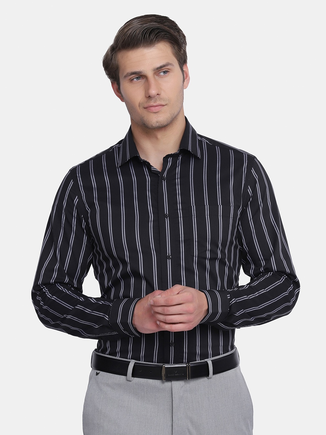

Blackberrys Men Black Slim Fit Striped Formal Shirt