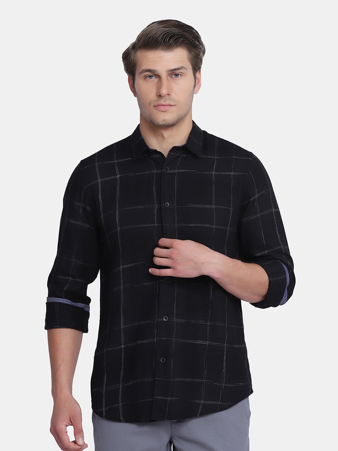 

Blackberrys Men Black India Slim Fit Windowpane Checked Casual Shirt