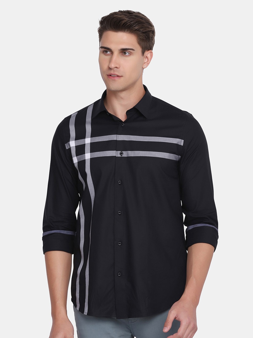 

Blackberrys Men Black India Slim Fit Horizontal Striped Casual Shirt