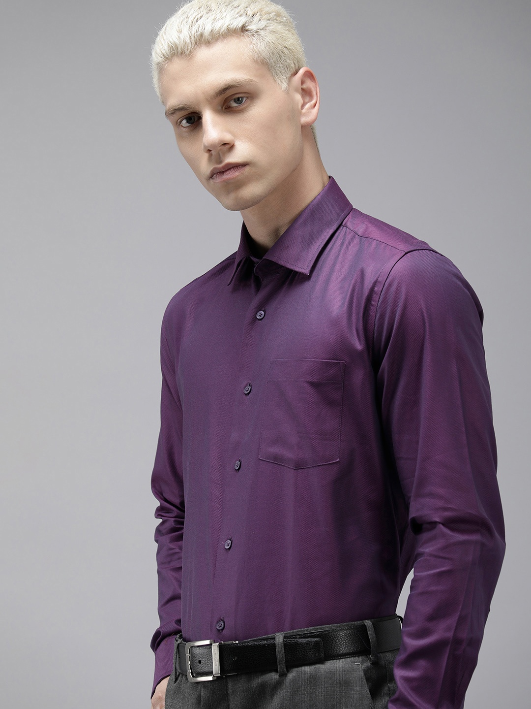 

Blackberrys Men Pure Cotton Cutaway Collar Formal Shirt, Purple