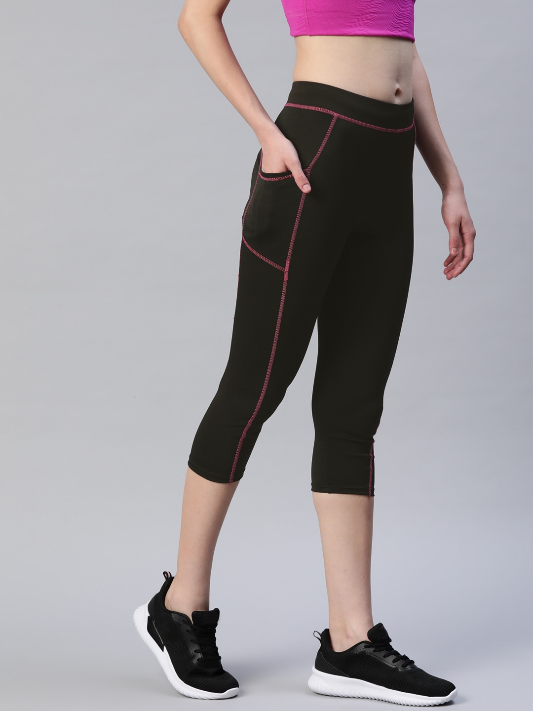 

Blinkin Women Black Solid Three Fourth Tights