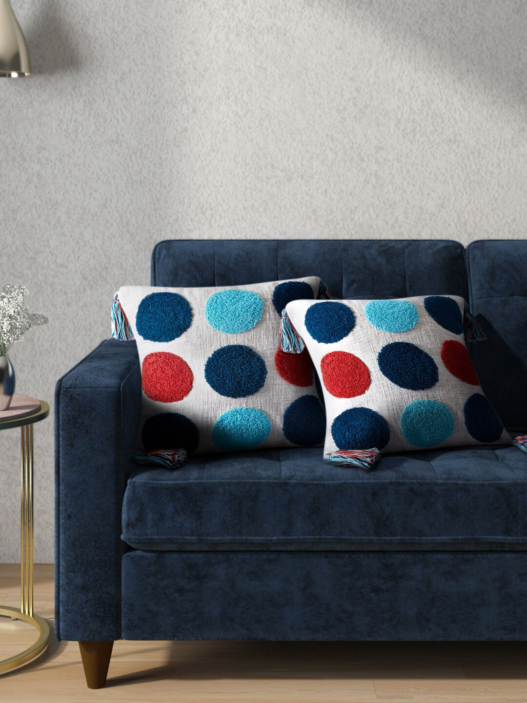 

Living scapes by Pantaloons Off White & Red Pure Cotton Geometric Square Cushion Covers