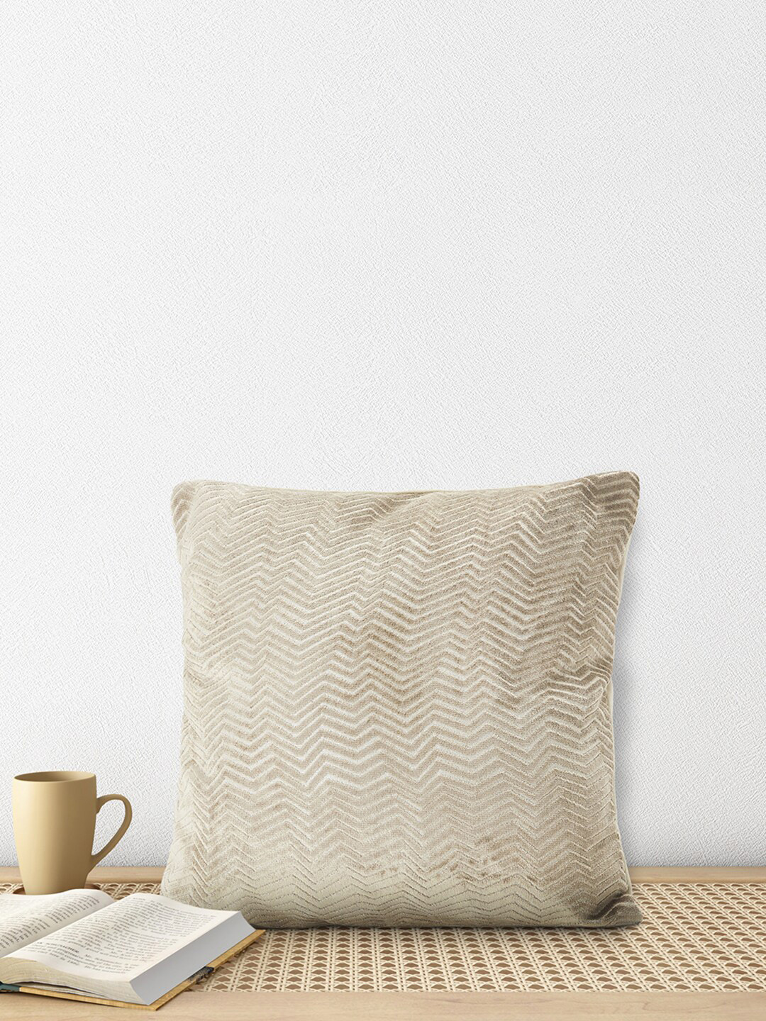 

Living scapes by Pantaloons Beige Geometric Rectangle Cushion Covers