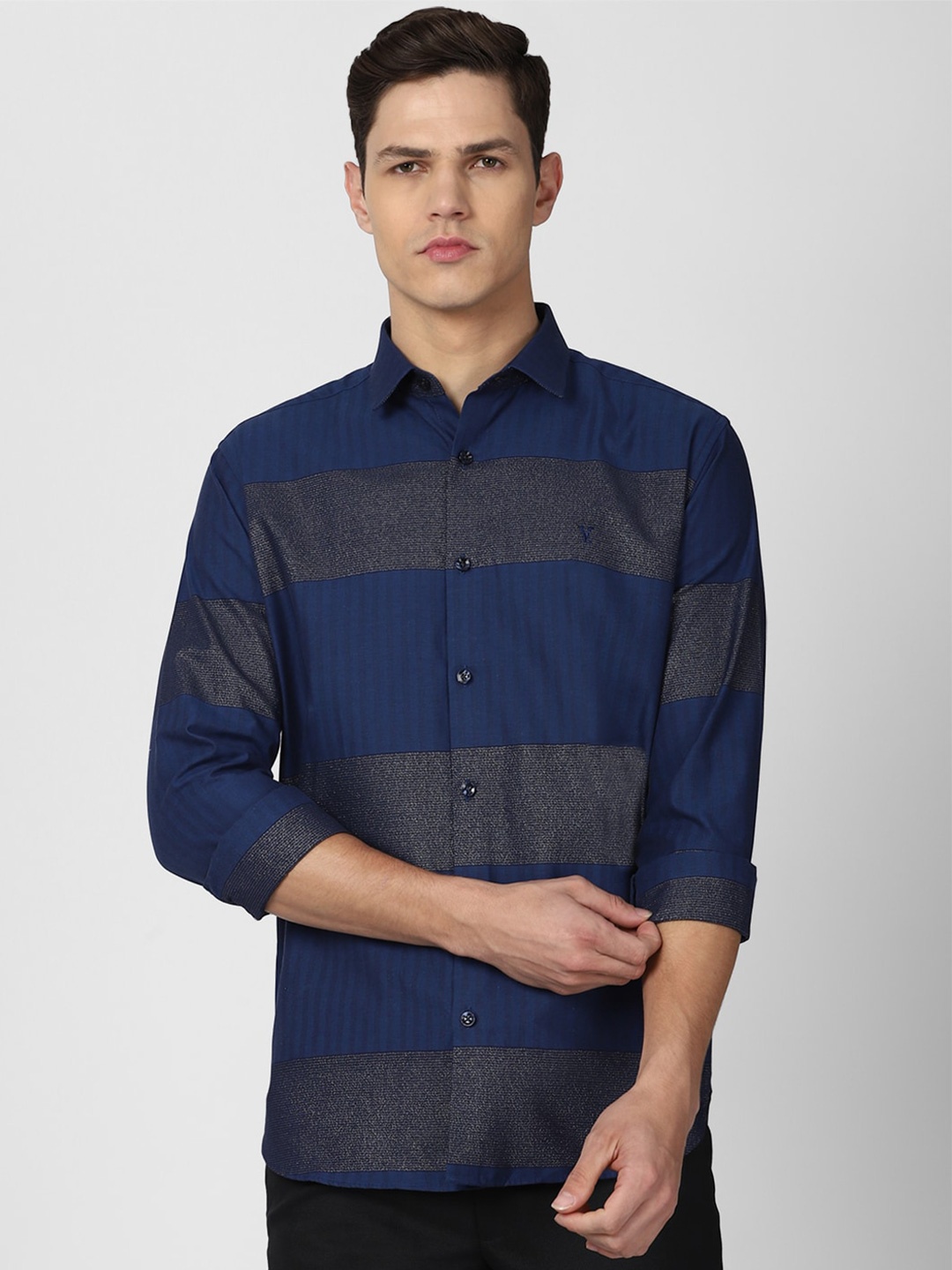 

V Dot Men Navy Blue Slim Fit Horizontal Stripes Striped Casual Shirt