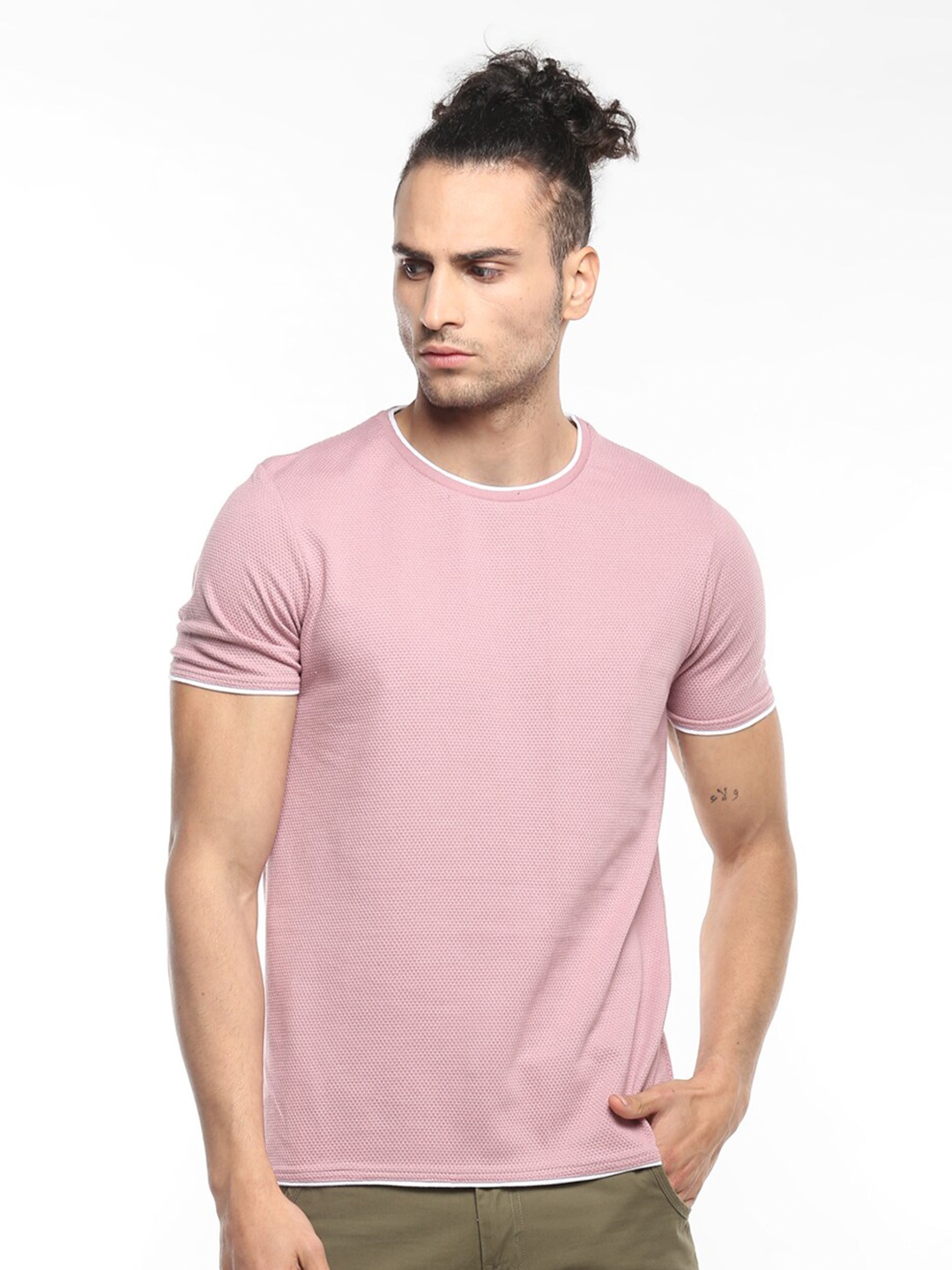 

Alan Jones Men Mauve Solid Slim Fit T-shirt