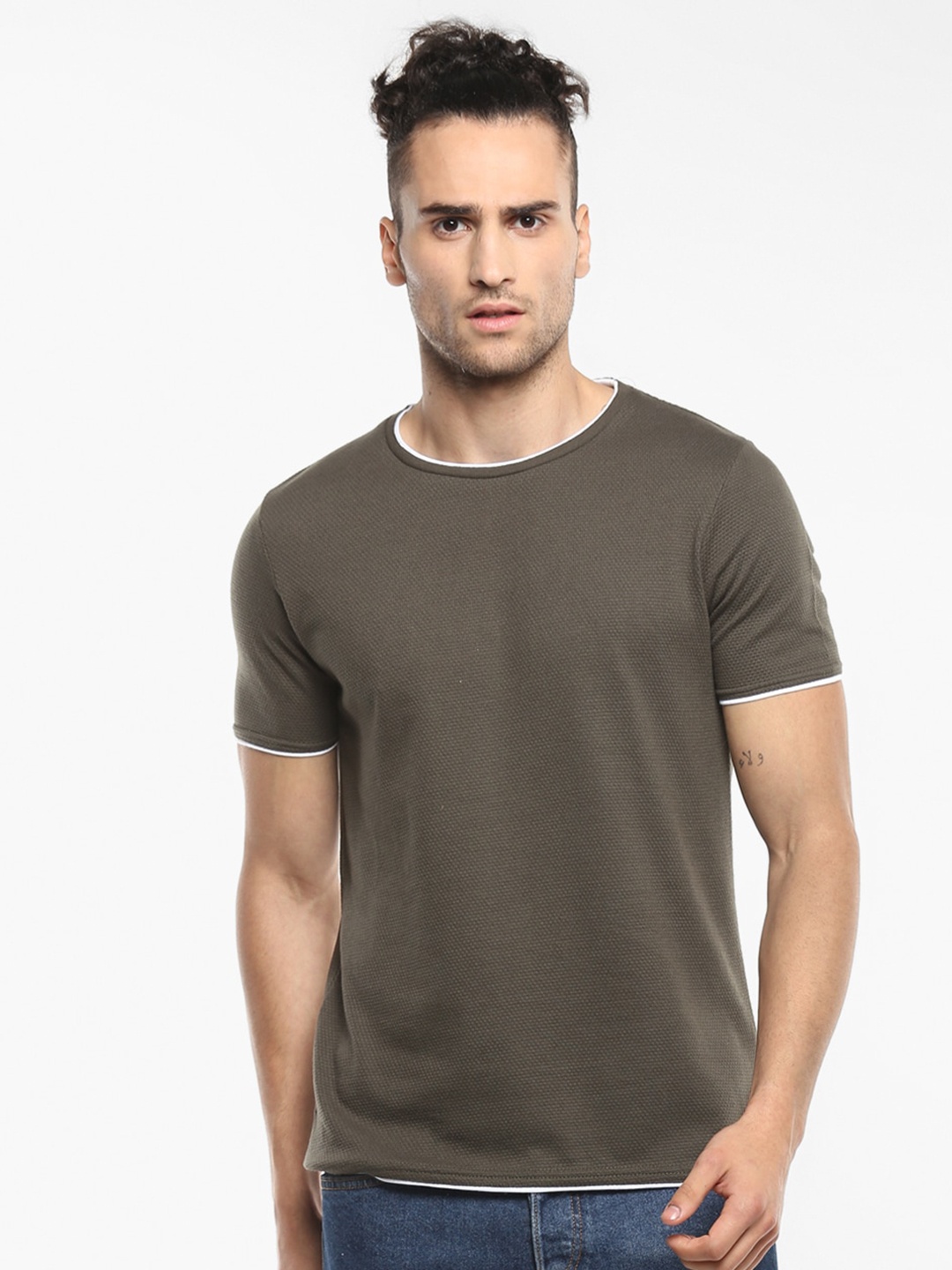 

Alan Jones Men Olive Green Solid Slim Fit T-shirt