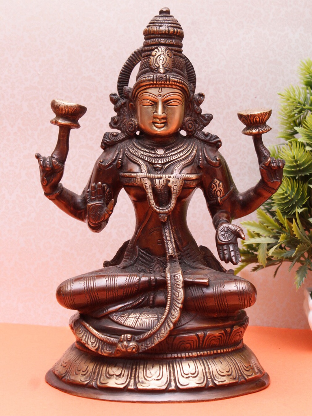 

StatueStudio Metallic Lakshmi Idol Sitting Murti Showpiece