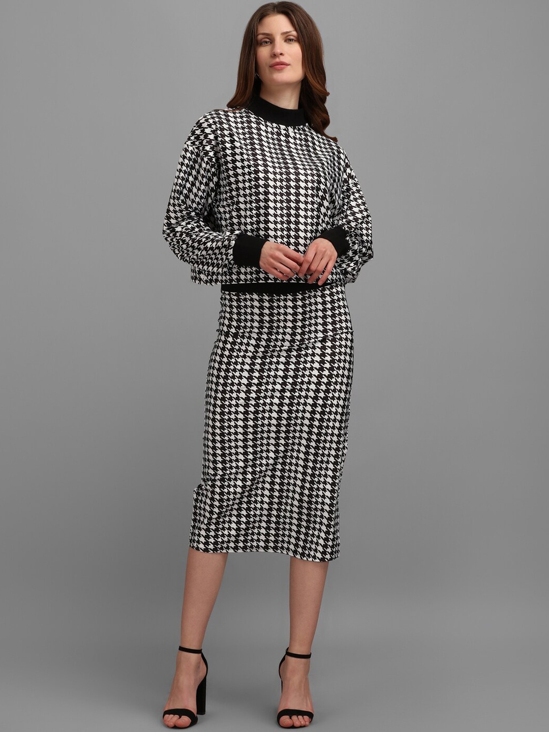 

PURVAJA Women Black & White Checked Co-ords