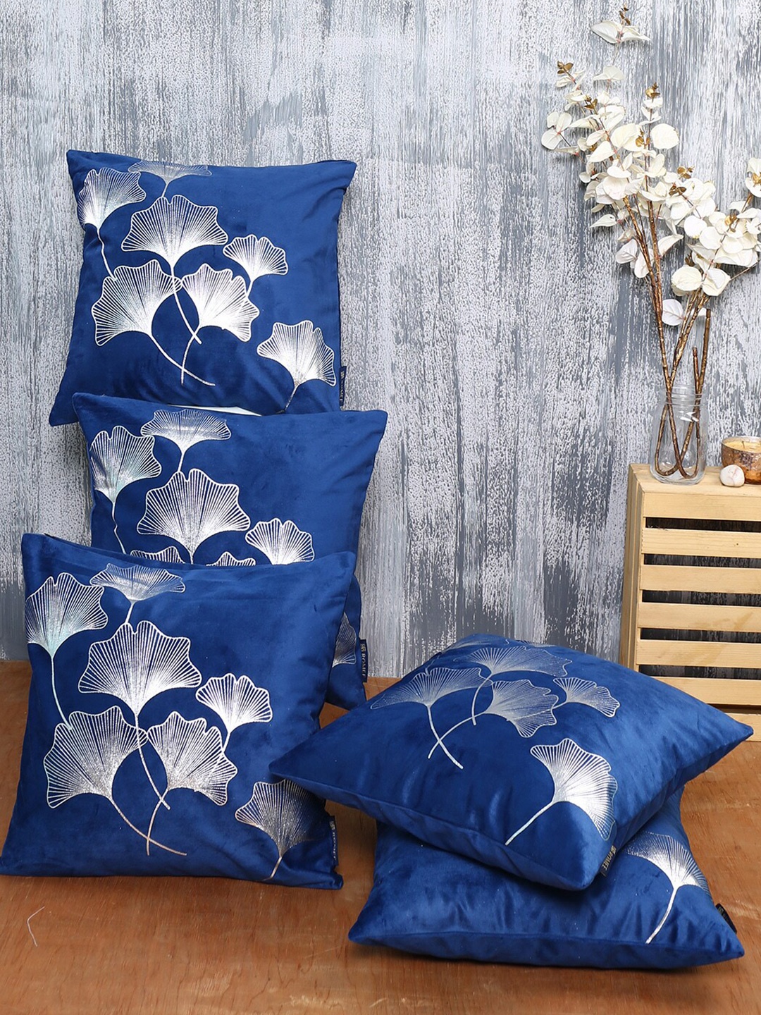 

ROMEE Blue & White Set of 5 Velvet Square Cushion Covers