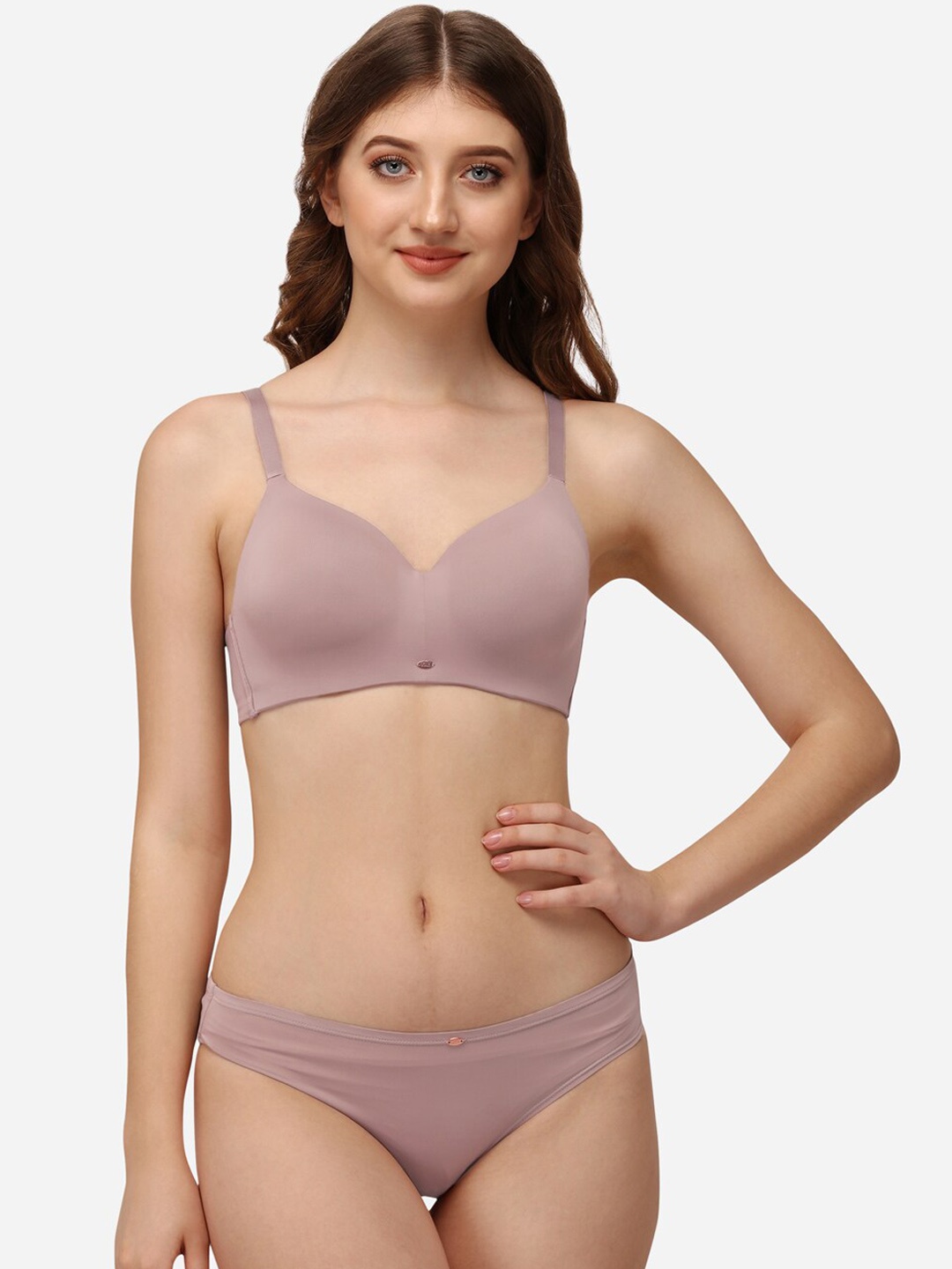 

Soie Women Light Mauve Solid Briefs Lingerie Set SET CB-129/1130BARK