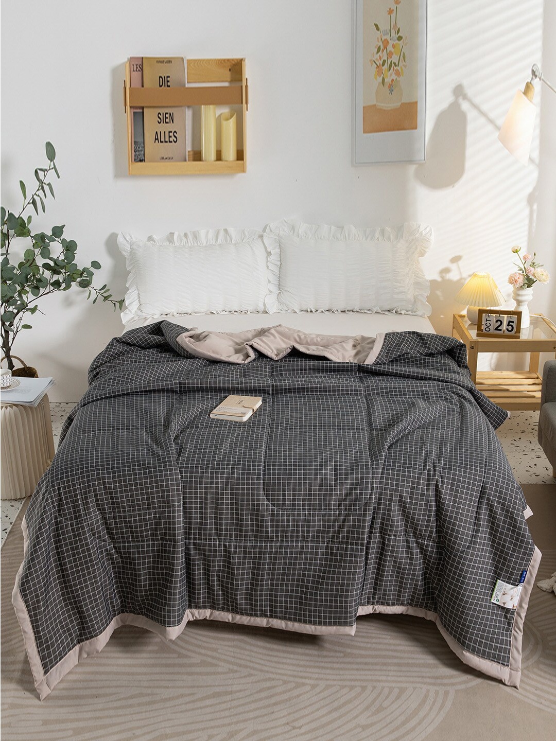 

JC Collection Black & Grey Checked Summer 400 GSM Double Bed Quilt