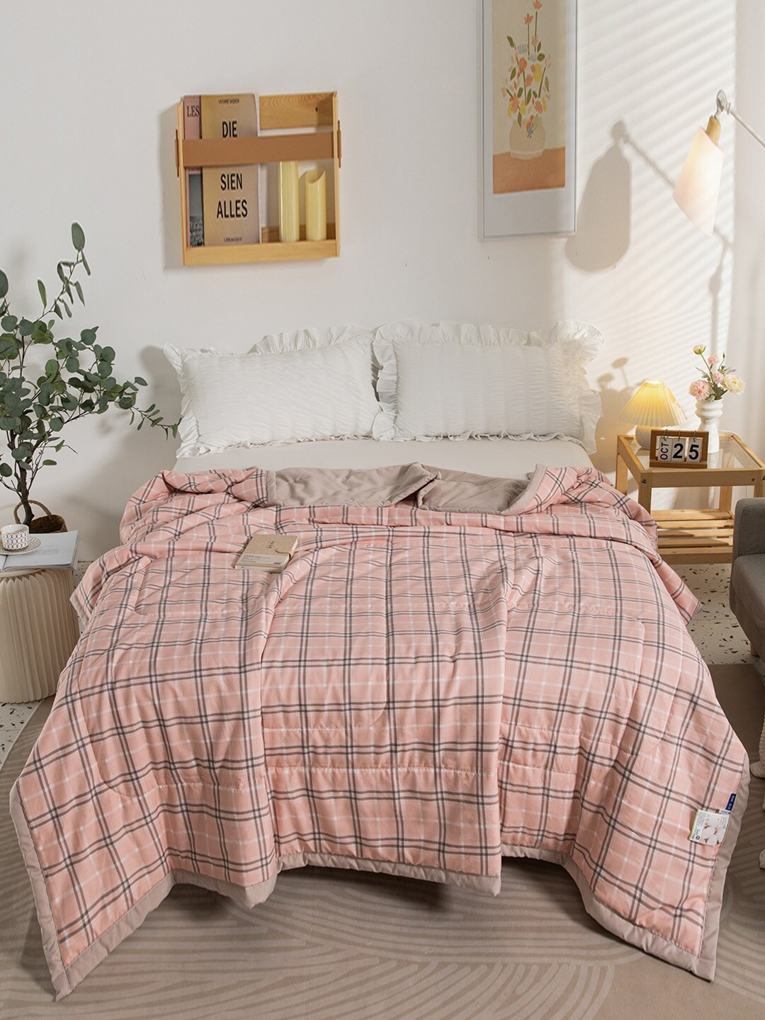 

JC Collection Pink & Grey Striped Summer 400 GSM Double Bed Quilt