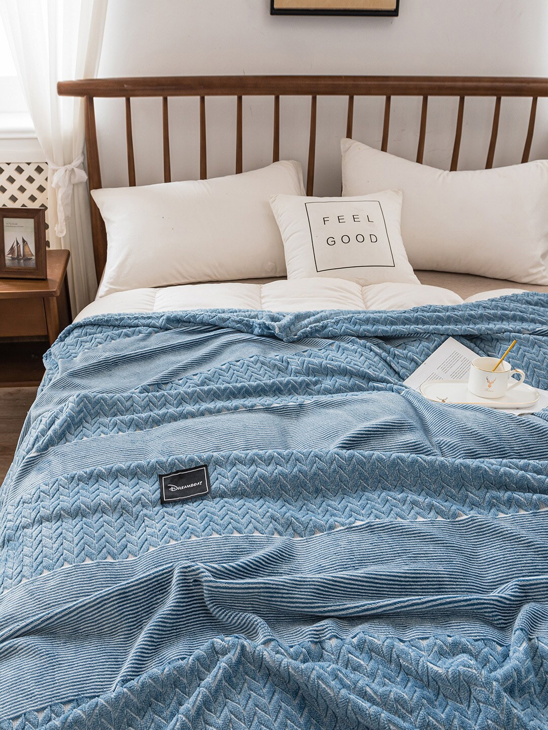 

JC Collection Blue & White Summer 350 GSM Double Bed Blanket