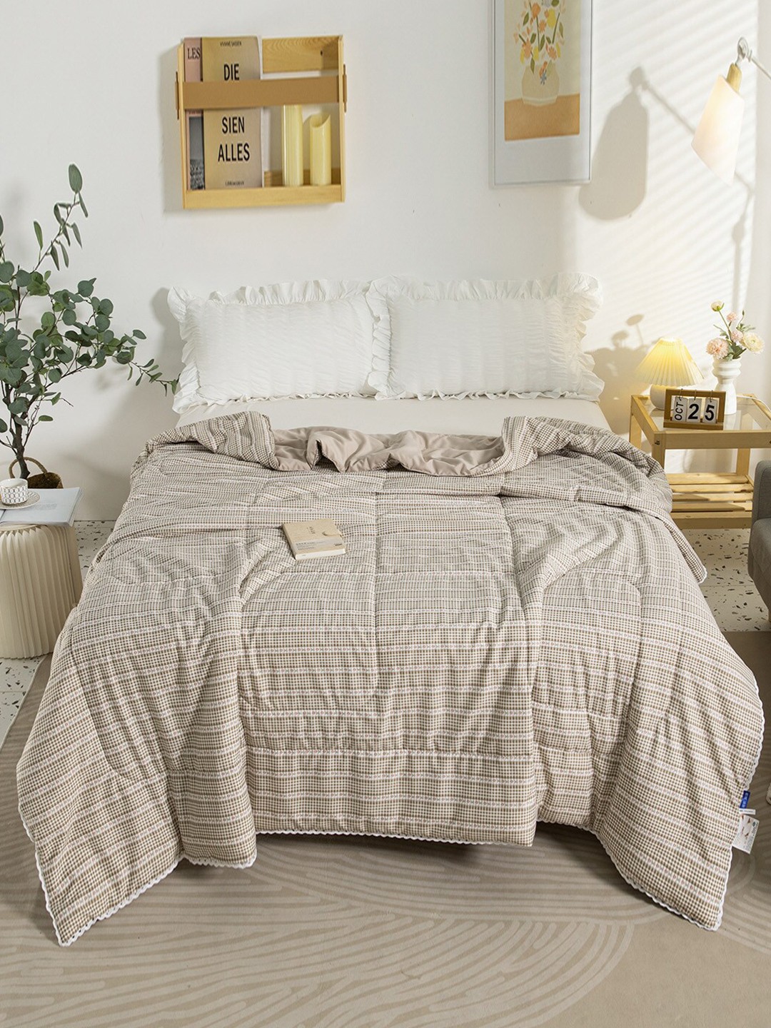 

JC Collection Grey & White Checked Summer 400 GSM Double Bed Quilt