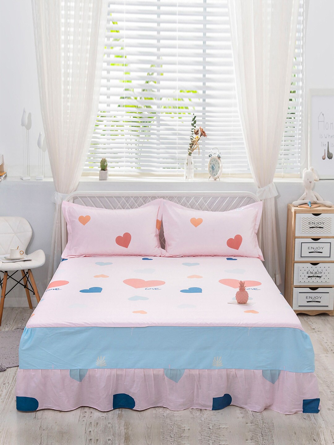 

JC Collection Pink & Blue Printed Single Bed Cover With 2 Pillow Covers