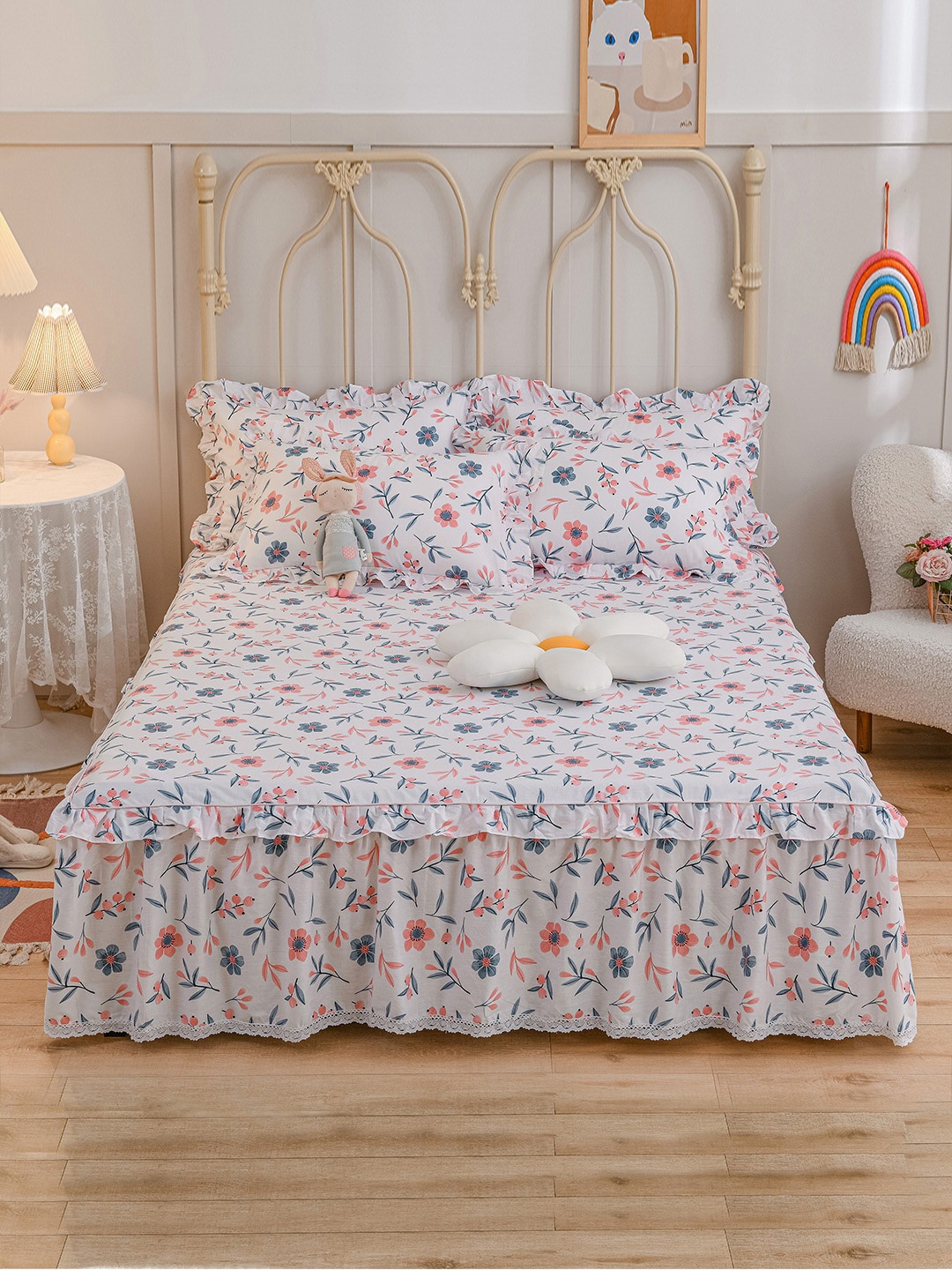 

JC HOME White & Peach Floral Printed Cotton 230 TC Double Queen Bed Cover With 2 Pillow Covers