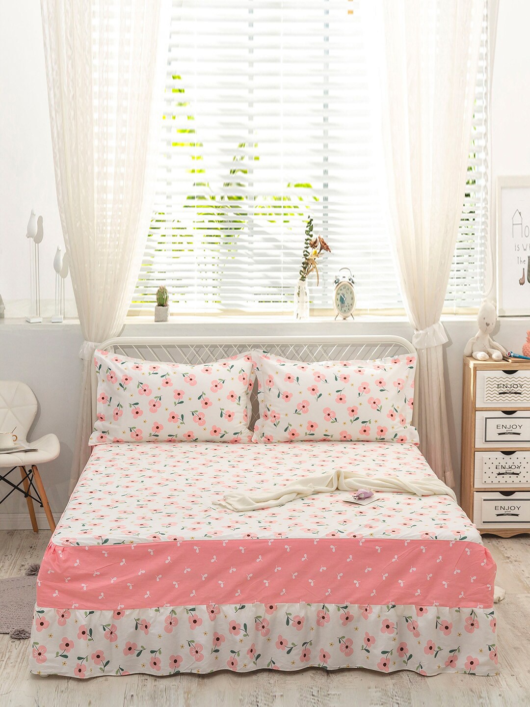 

JC HOME Pink & White Printed Pure Cotton Single Bed Cover With 2 Pillow Covers