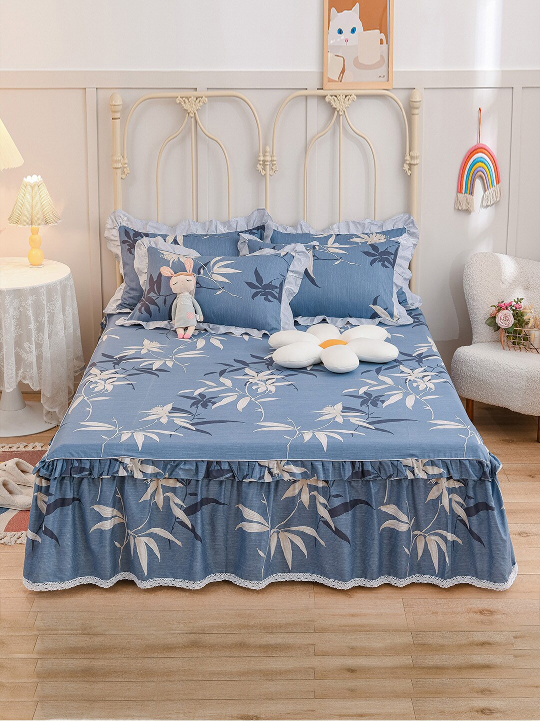

JC HOME Blue & White Floral Printed Double Queen Bed Cover With Pillow Covers