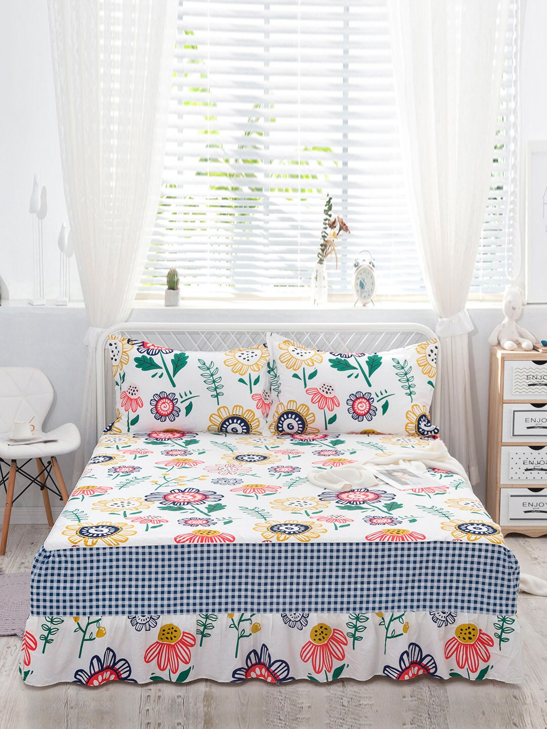 

JC HOME White & Red Floral Printed Double Queen Bed Cover With Two Pillow Covers