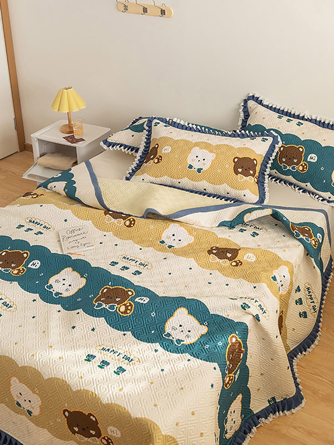

JC Collection Blue & Yellow Printed Double King Bed Cover