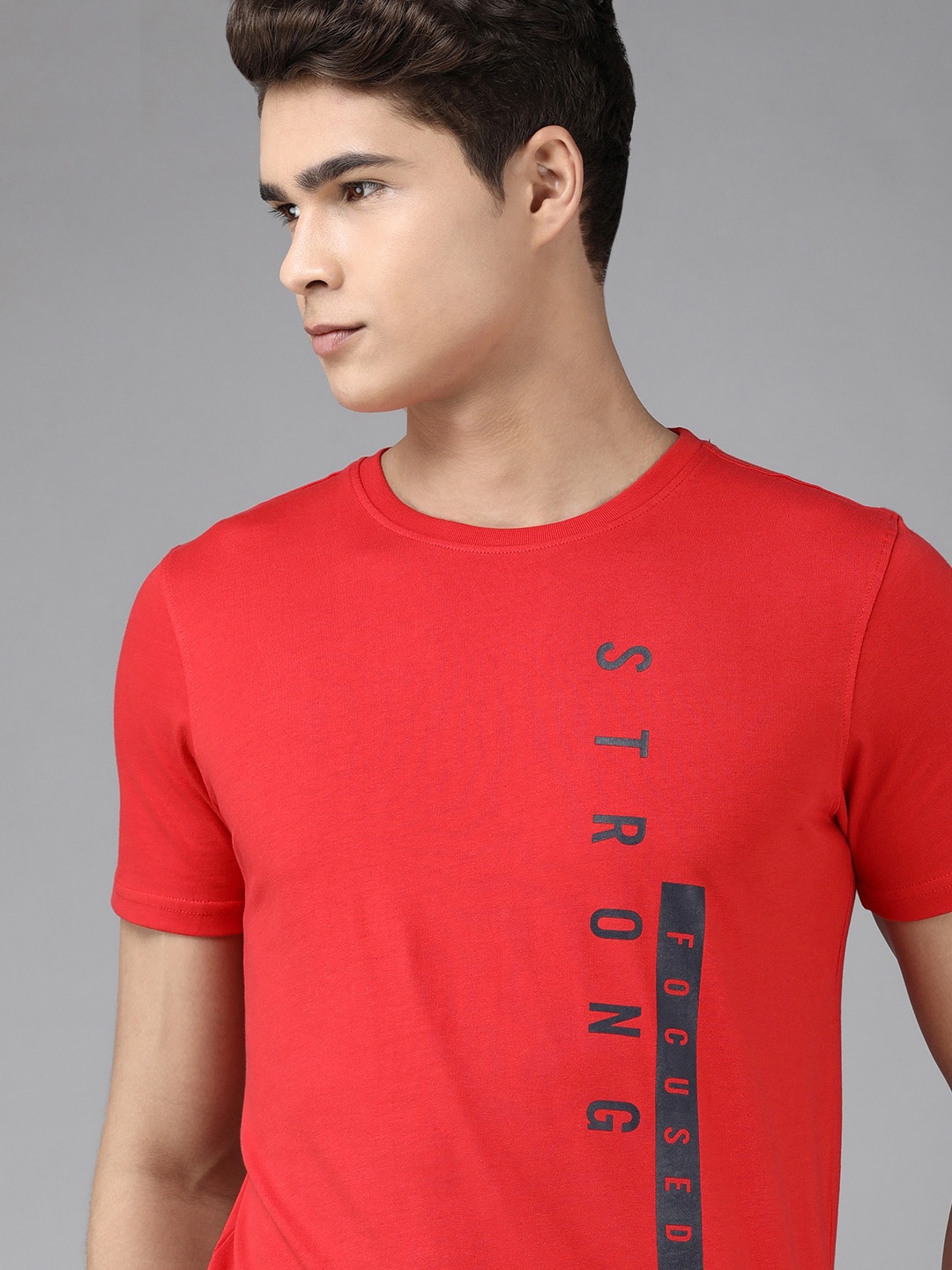 

Van Heusen Sport Men Red Typography Printed Pure Cotton Casual T-shirt