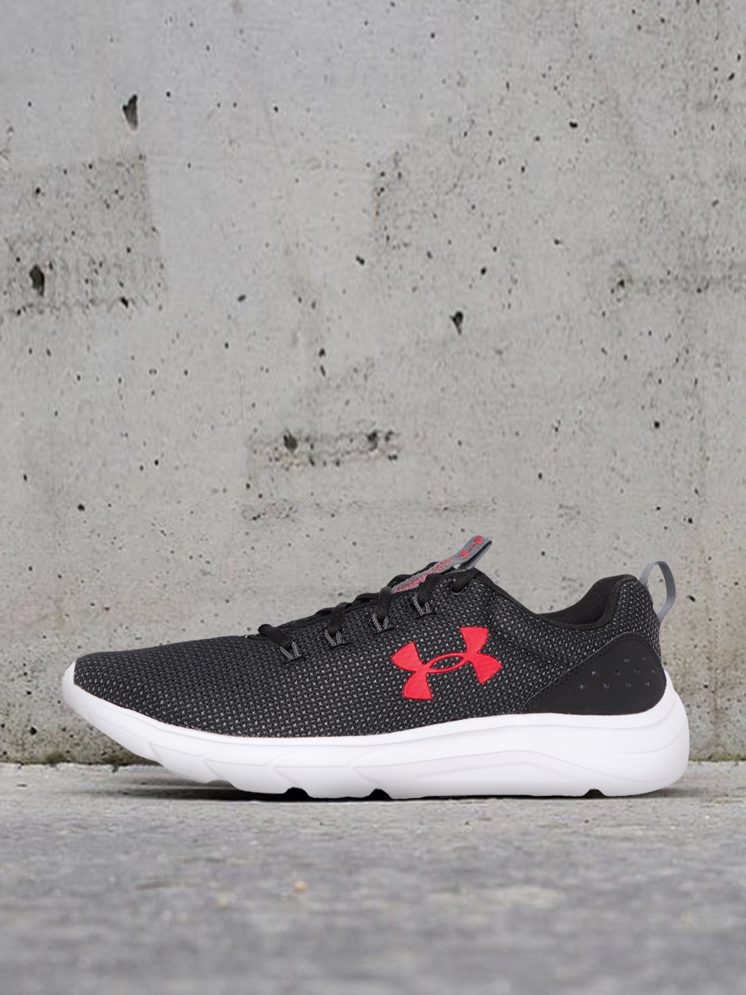 

UNDER ARMOUR Men Black Woven Design Phade RN 2 Running Shoes