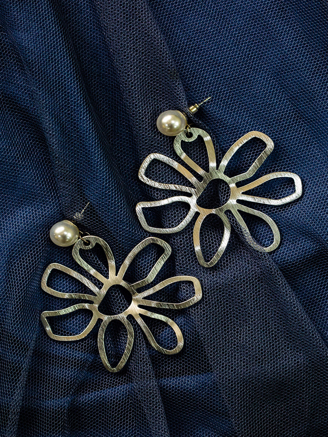 

Ishhaara Silver-Toned Floral Drop Earrings