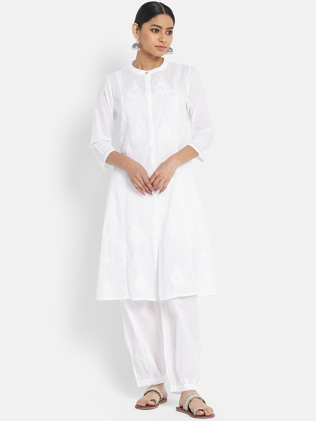 

Fabindia Women White Embroidered Pure Cotton Kurta with Pyjamas